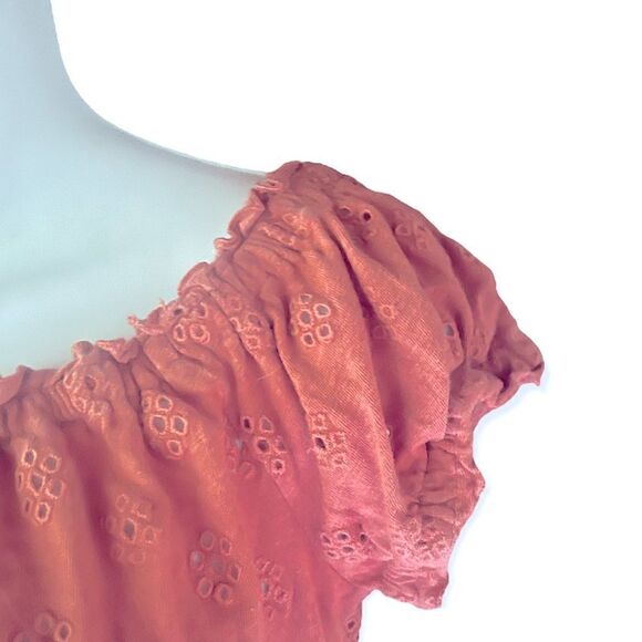 AMERICAN EAGLE PEASANT CROP EYELET TOP RUST SIZE M - Picture 5 of 8